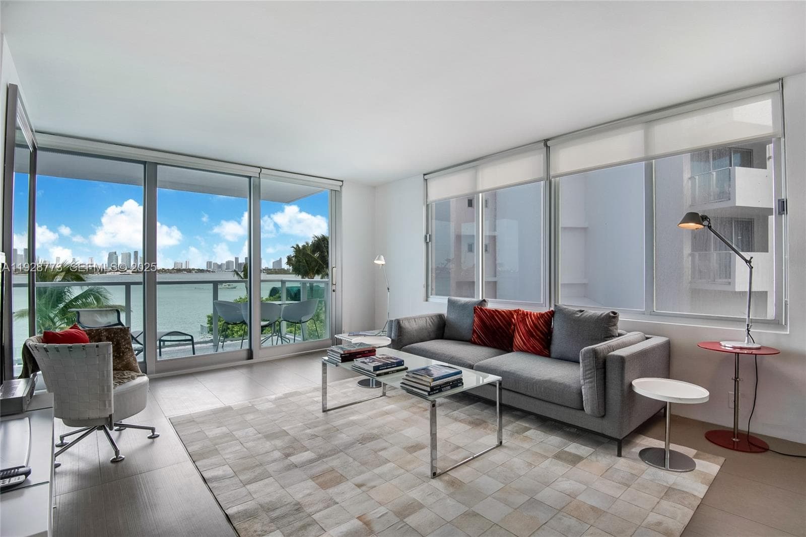 A11928773 — Miami Beach — 8