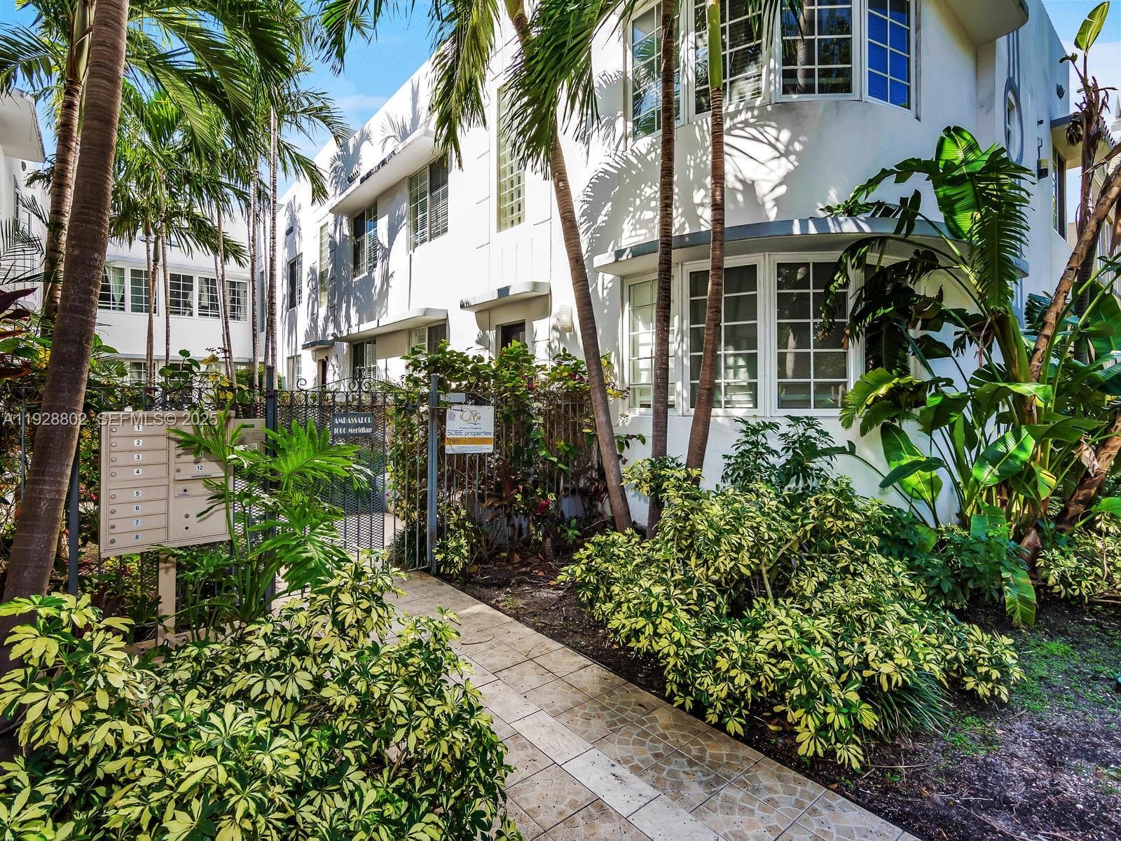 A11928802 — Miami Beach — 22