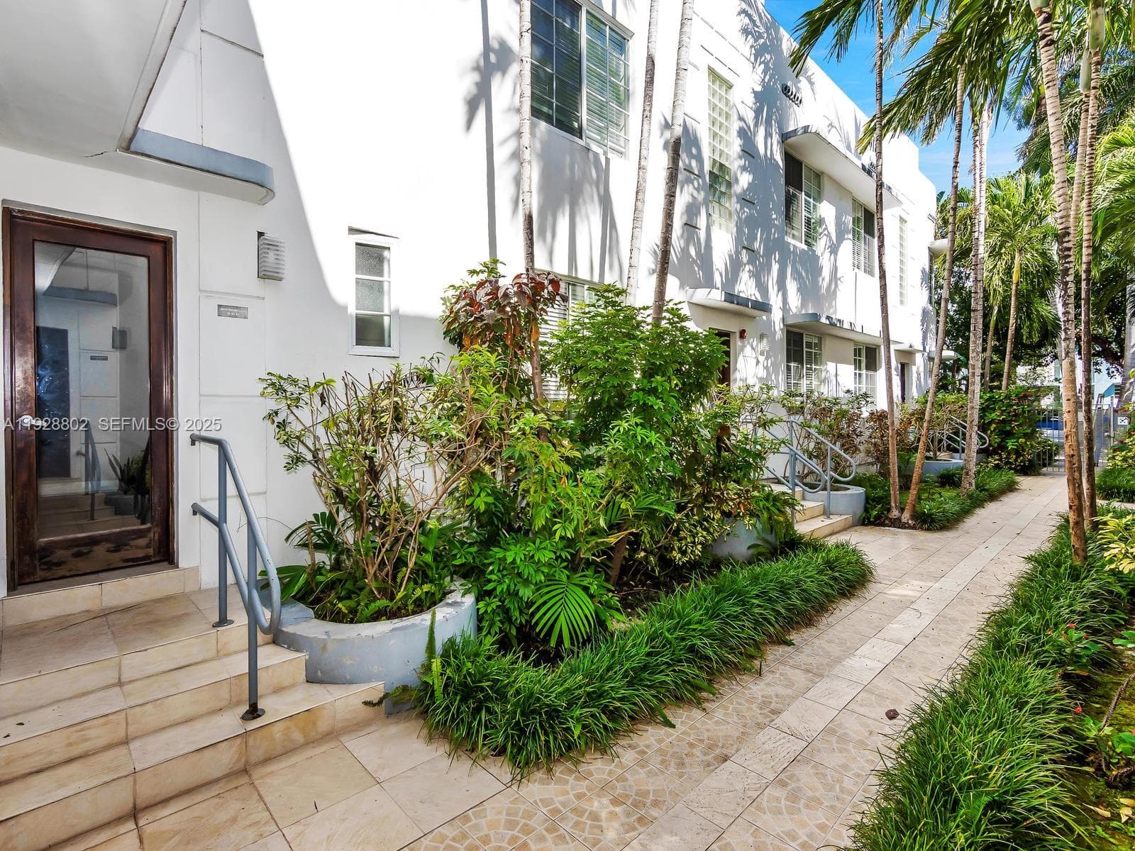 A11928802 — Miami Beach — 21