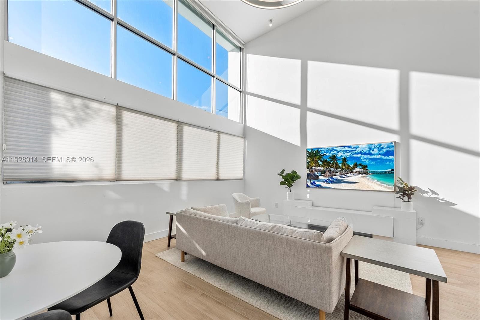 A11928914 — Miami Beach — 16