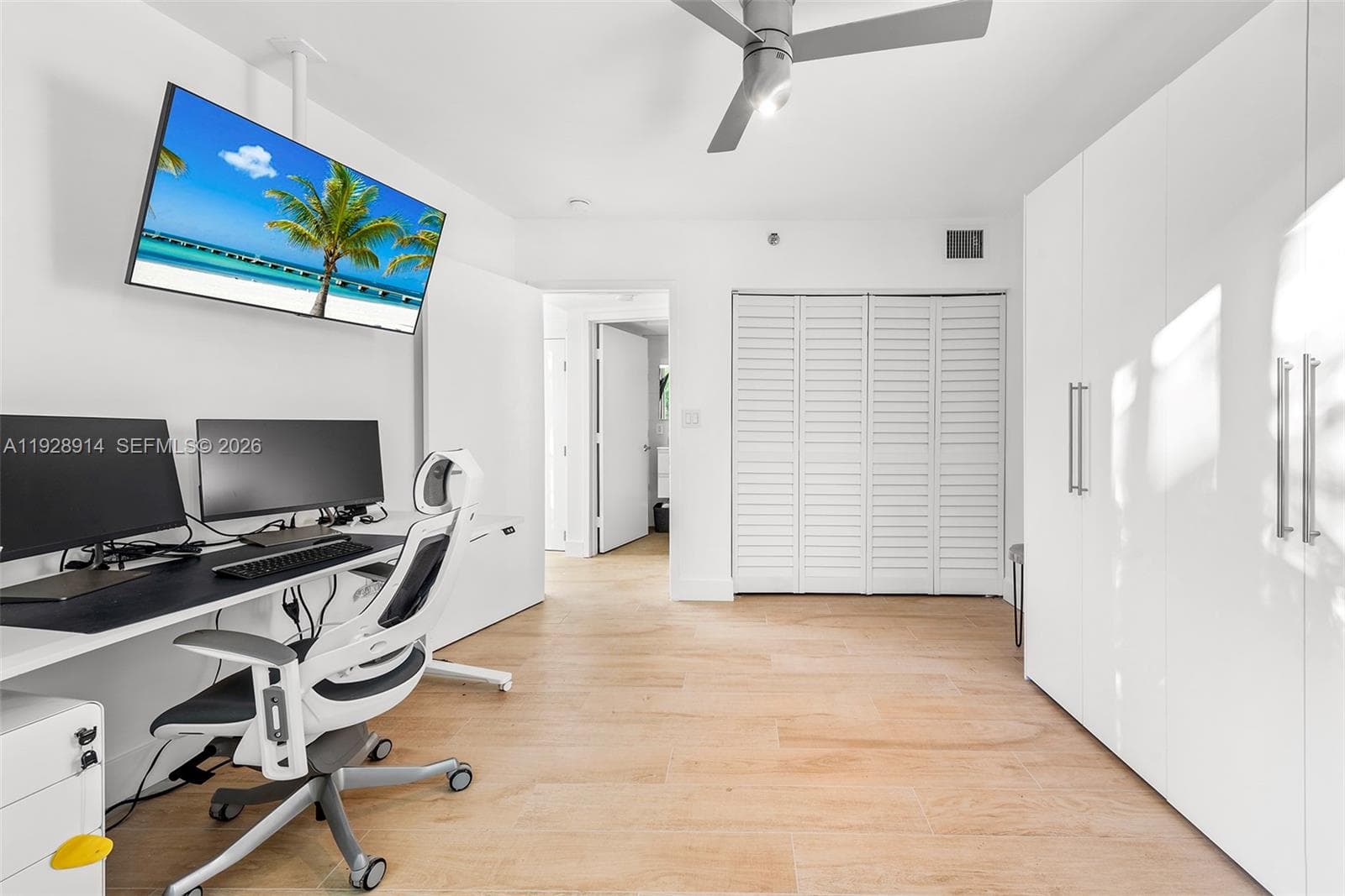 A11928914 — Miami Beach — 10