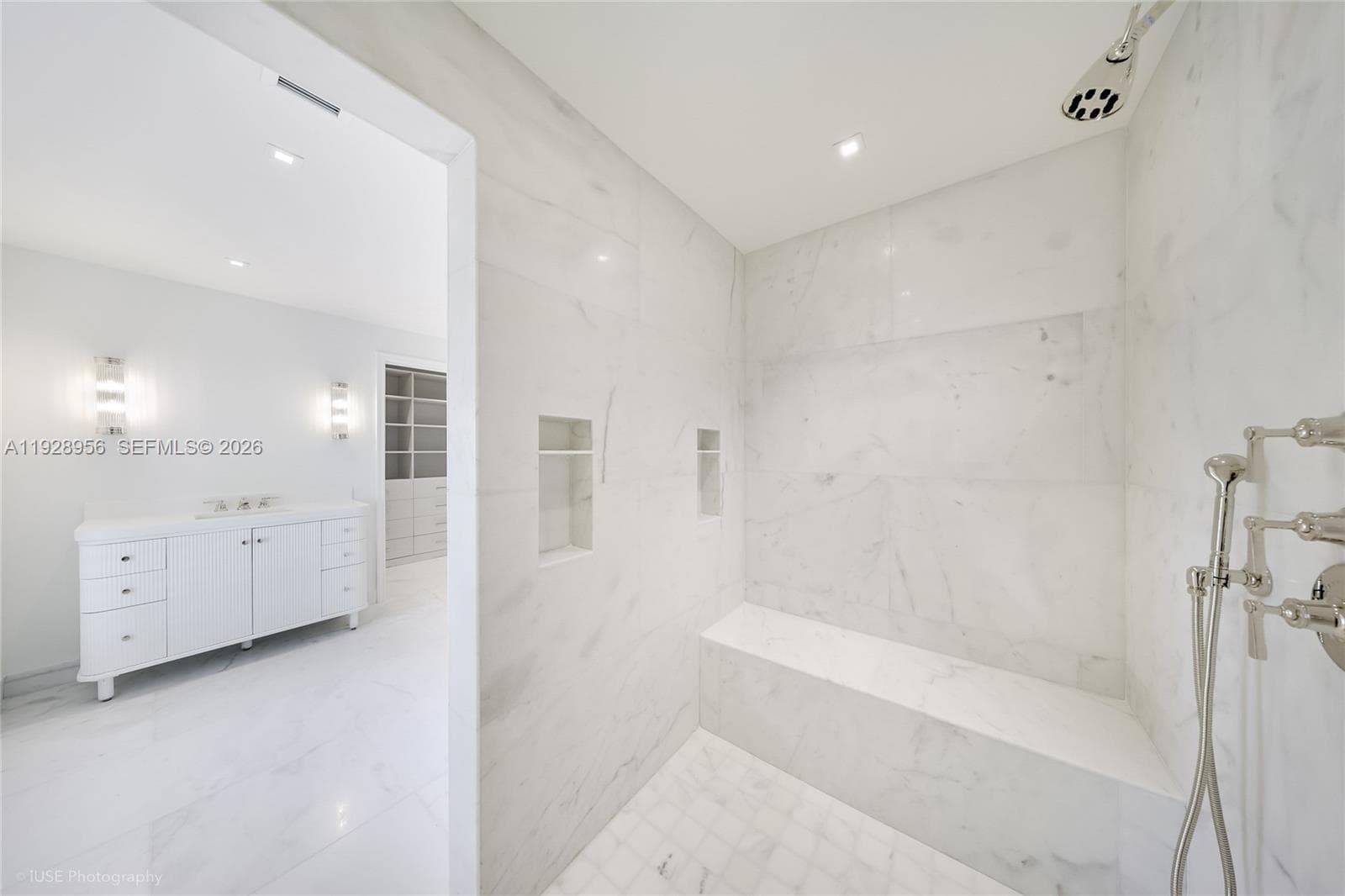 A11928956 — Miami Beach — 23
