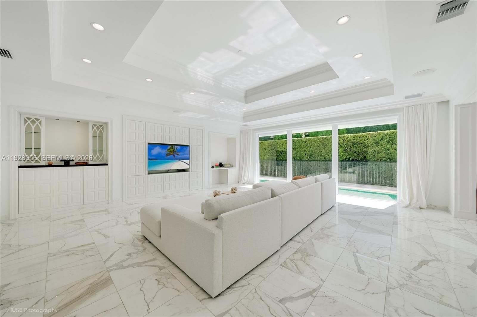 A11928956 — Miami Beach — 13