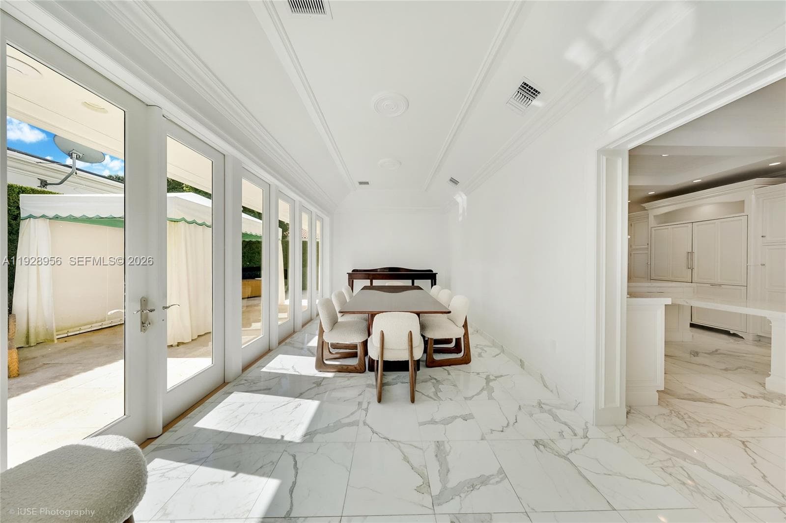 A11928956 — Miami Beach — 10