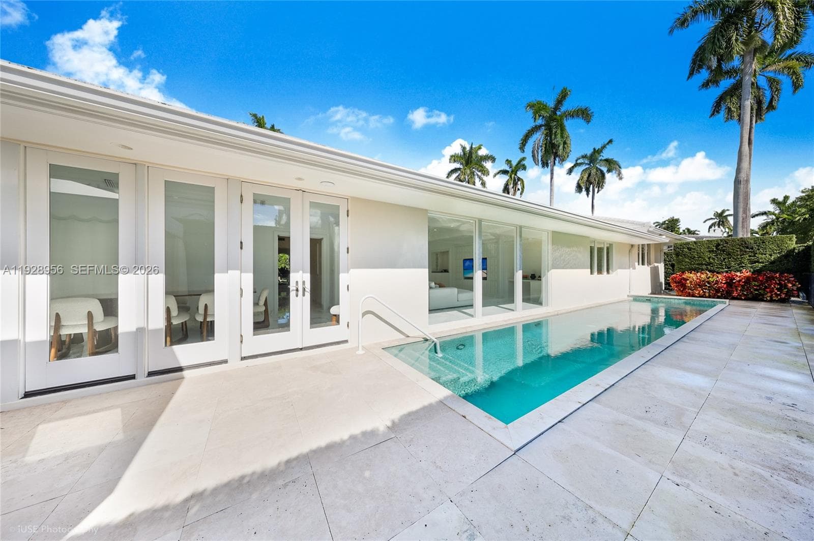 A11928956 — Miami Beach — 40