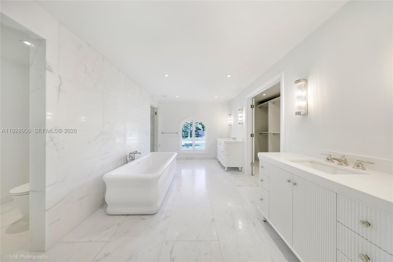 A11928956 — Miami Beach — 29