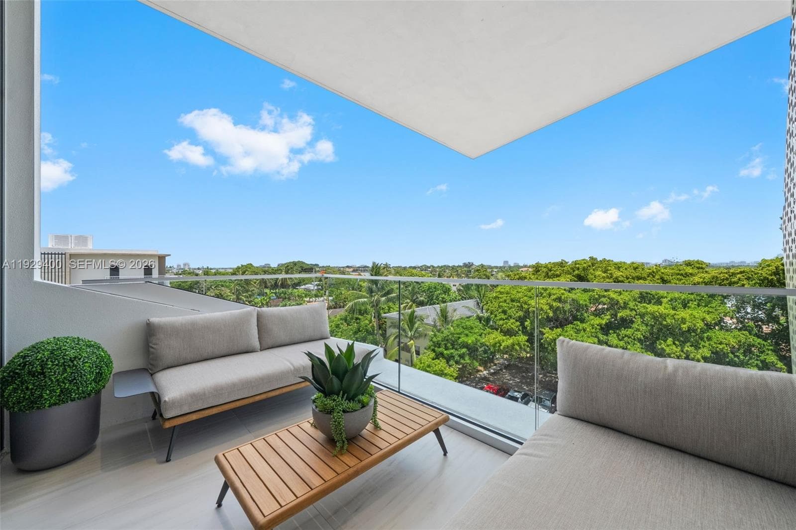 A11929400 — Miami Beach — 6