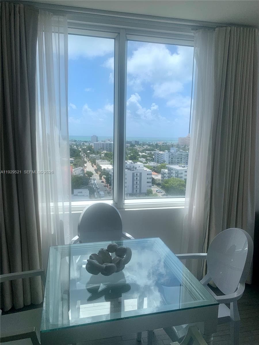 A11929521 — Miami Beach — 2