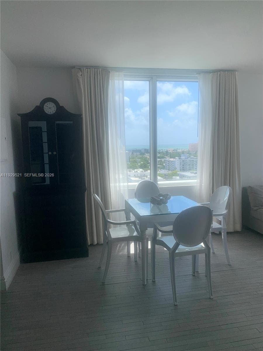 A11929521 — Miami Beach — 7