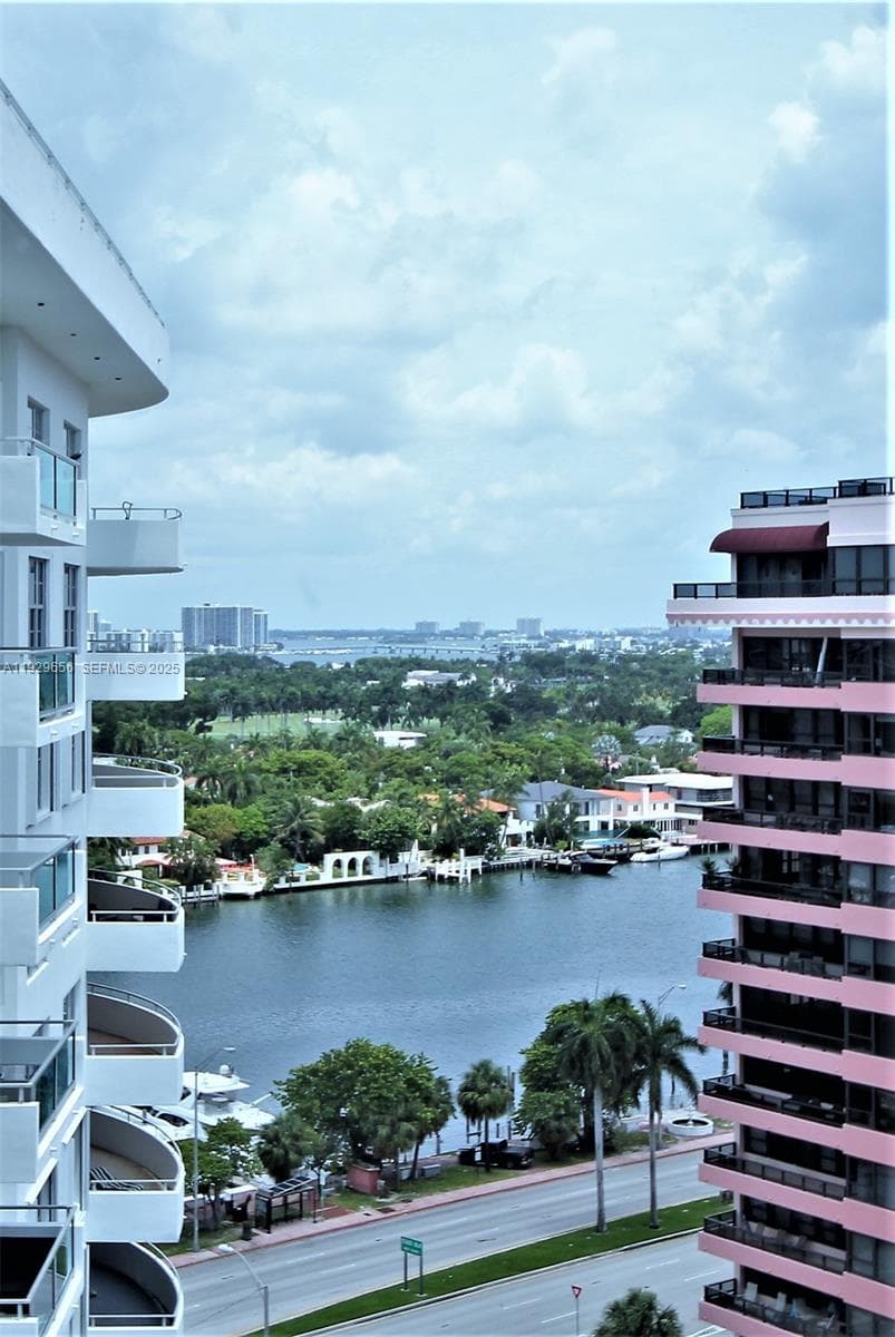 A11929656 — Miami Beach — 16