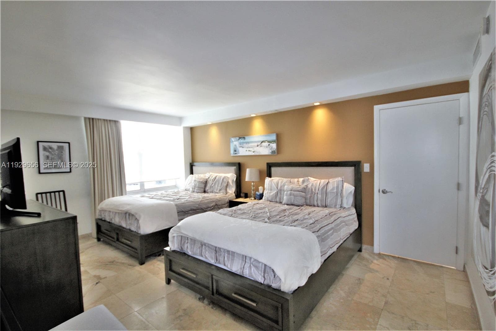 A11929656 — Miami Beach — 10