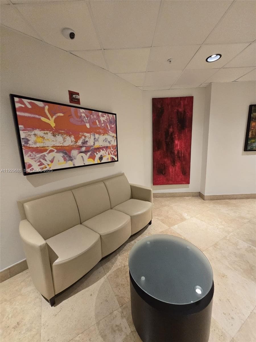 A11929688 — Miami Beach — 3