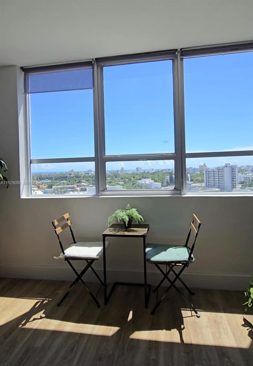A11929688 — Miami Beach — 9