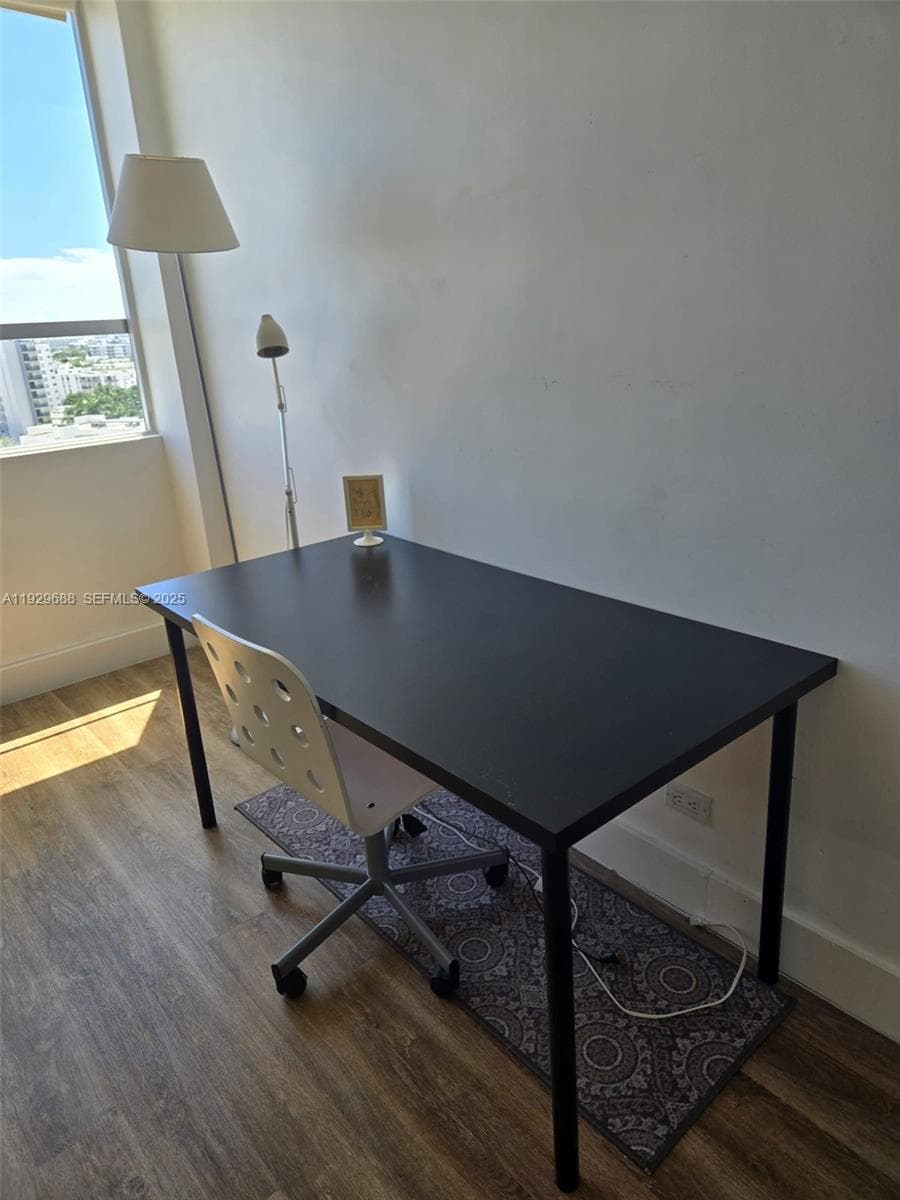 A11929688 — Miami Beach — 19