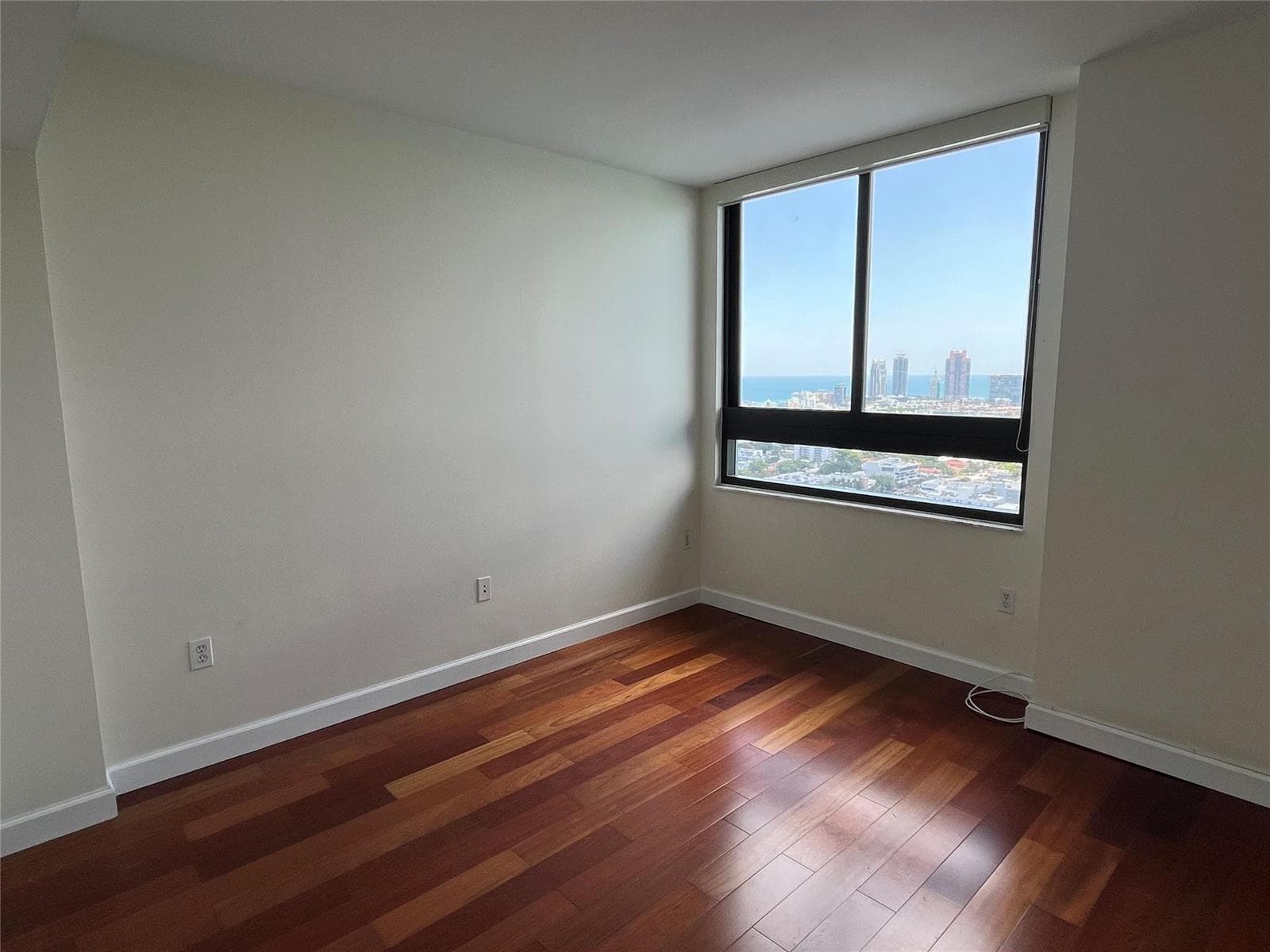 F10540817 — Miami Beach — 27