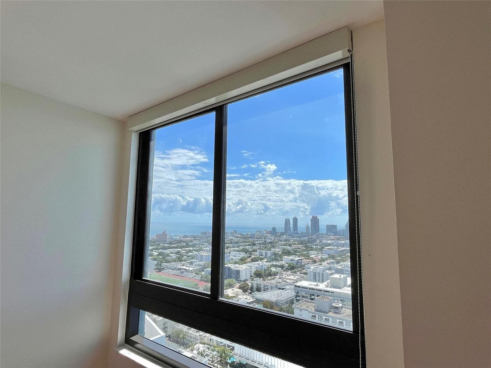 F10540817 — Miami Beach — 26
