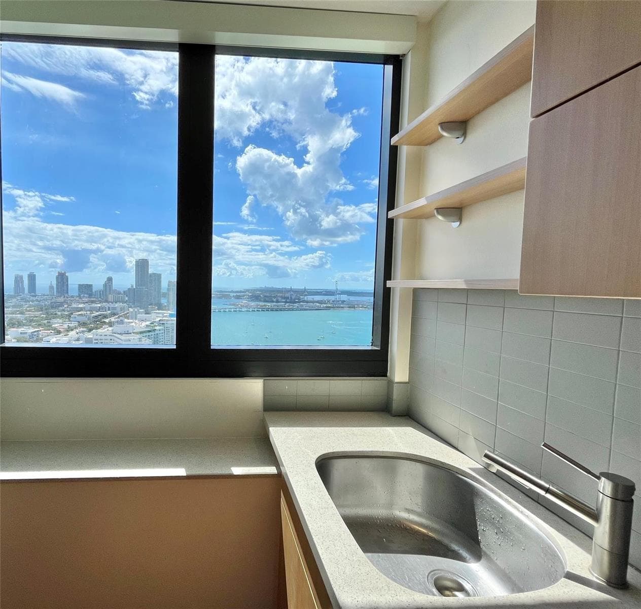 F10540817 — Miami Beach — 3