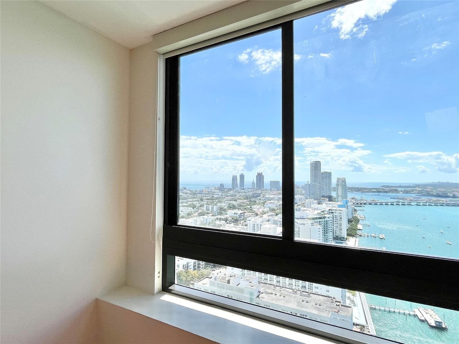 F10540817 — Miami Beach — 18