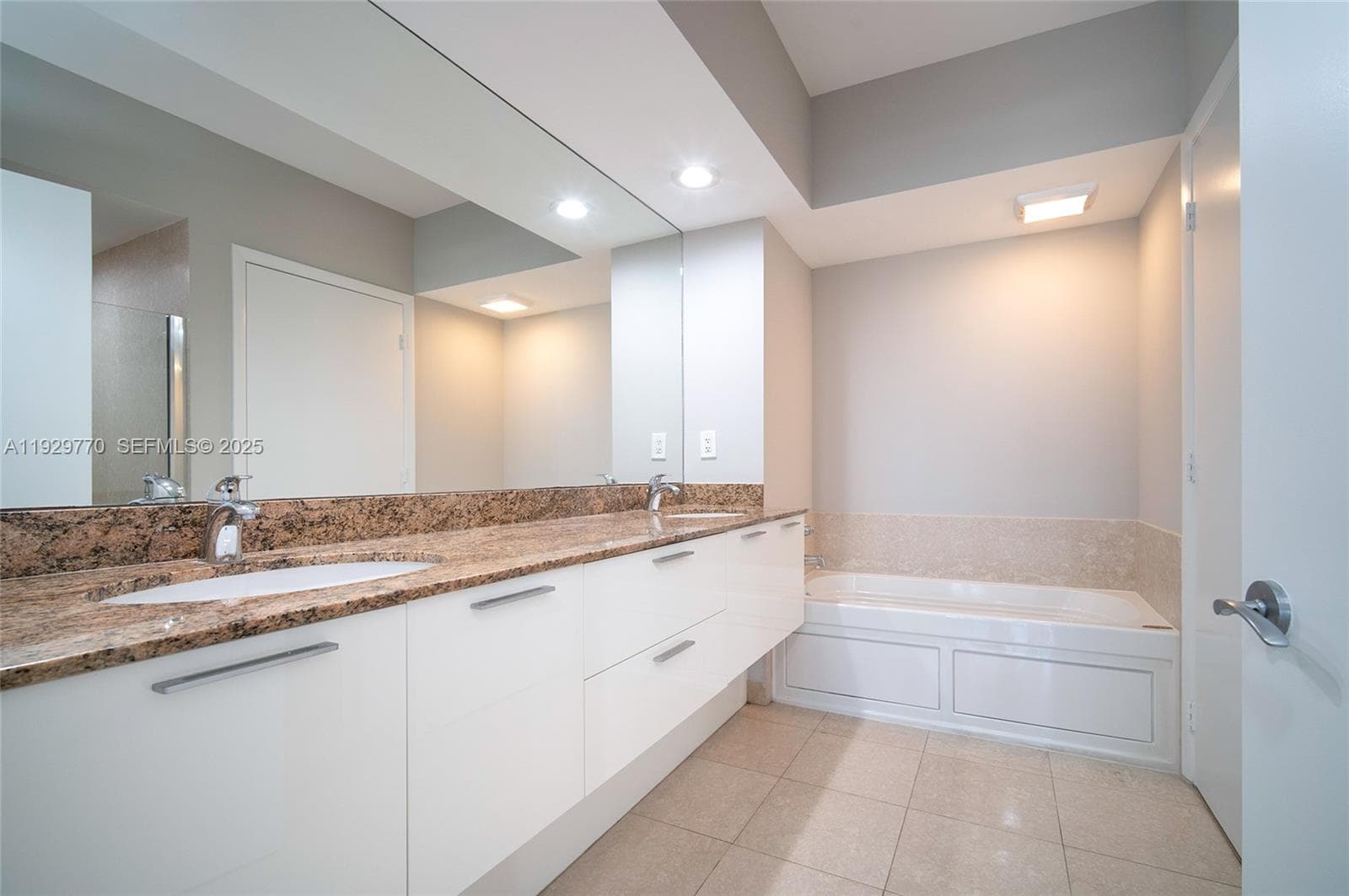 A11929770 — Miami Beach — 6