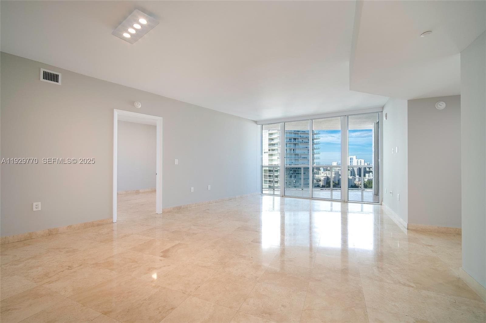A11929770 — Miami Beach — 11