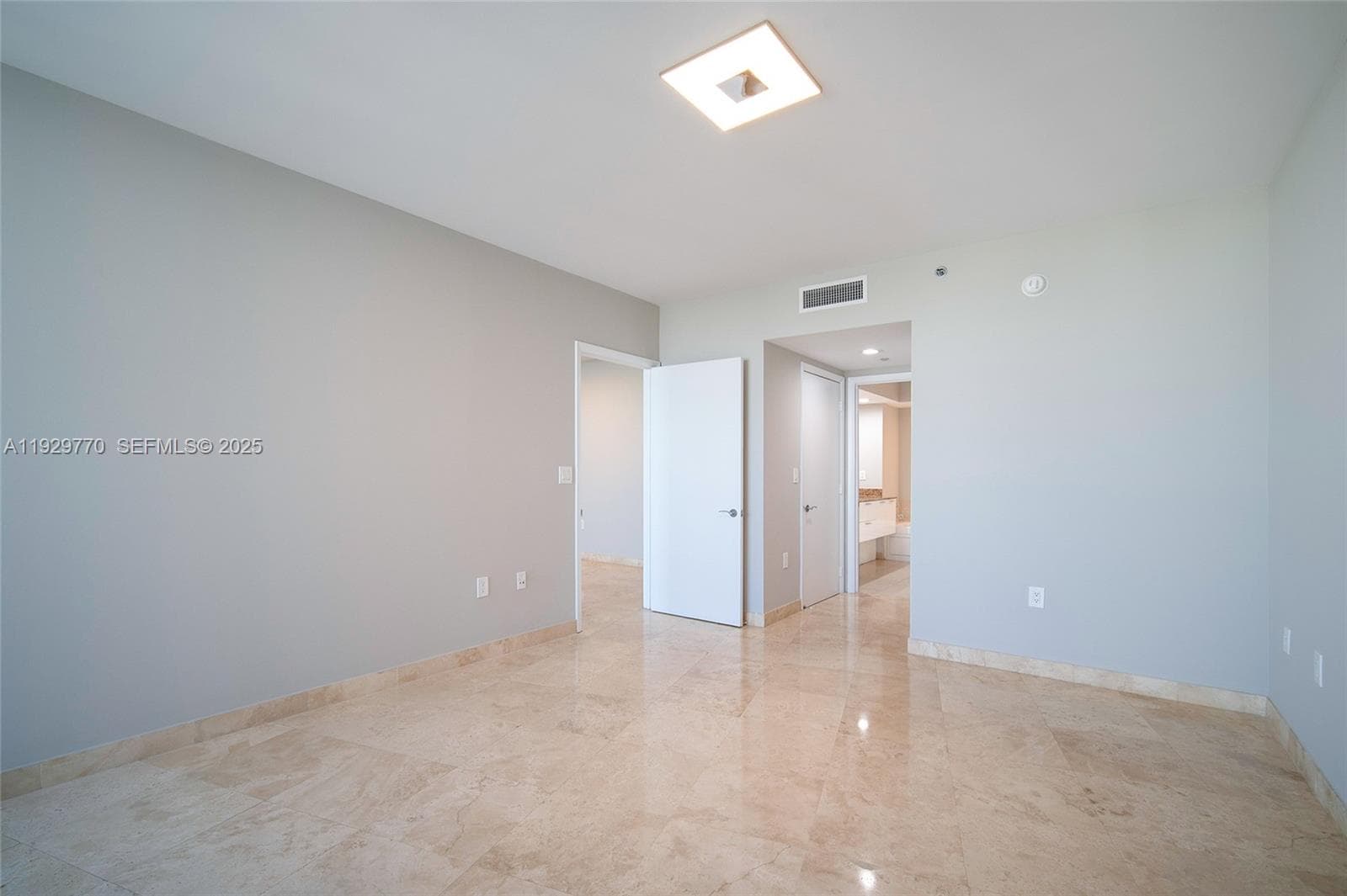 A11929770 — Miami Beach — 21