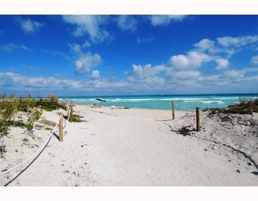 A11929772 — Miami Beach — 7