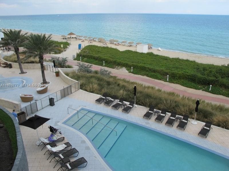 A11929772 — Miami Beach