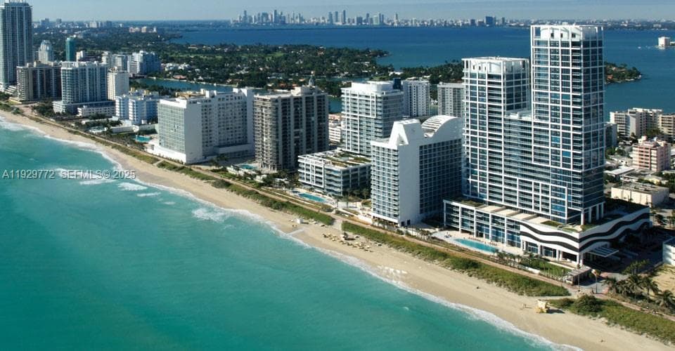 A11929772 — Miami Beach — 34