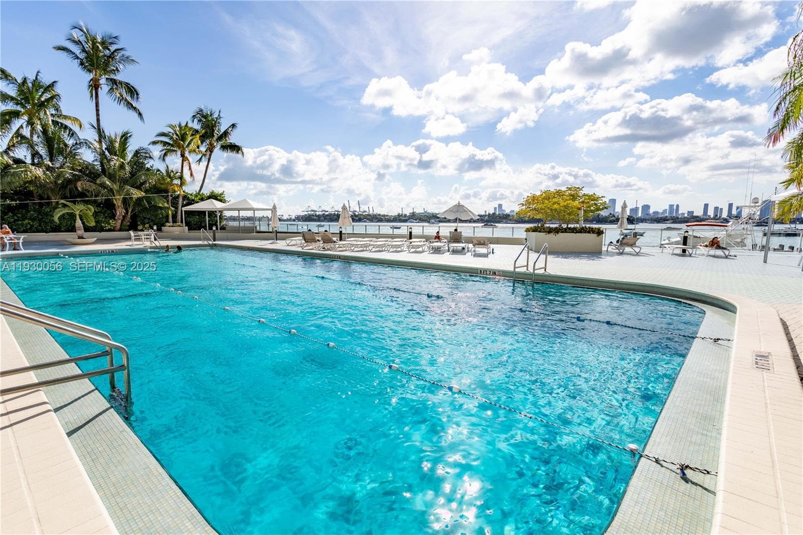 A11930056 — Miami Beach — 27