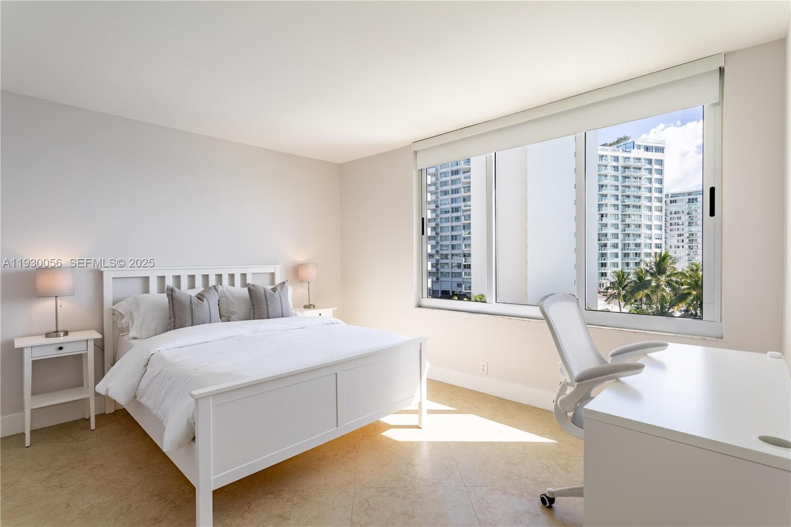 A11930056 — Miami Beach — 17