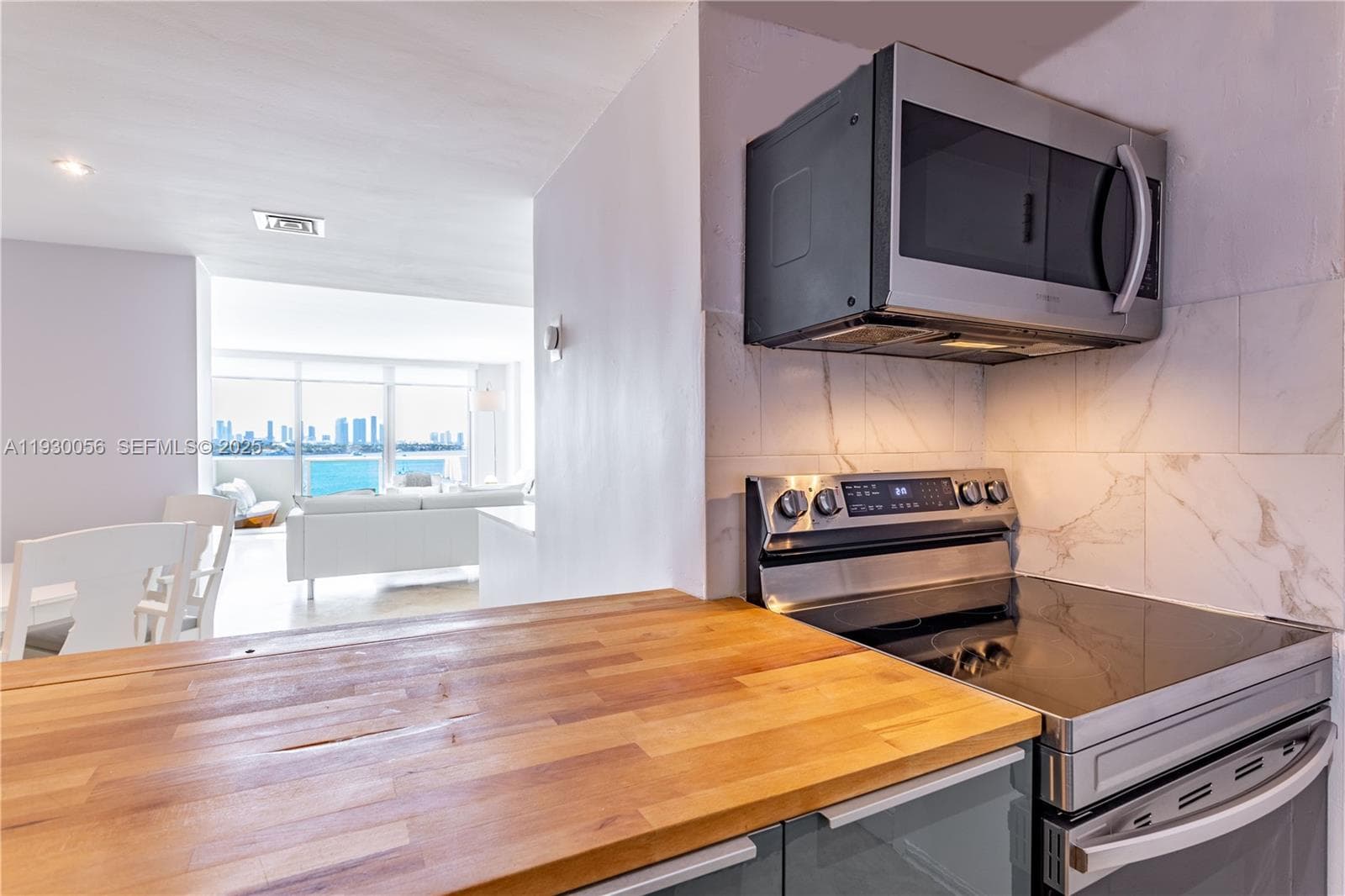 A11930056 — Miami Beach — 10