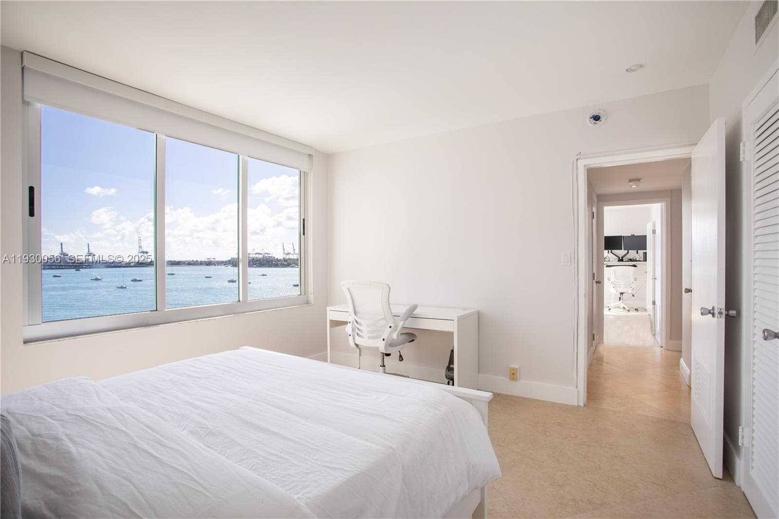 A11930056 — Miami Beach — 18
