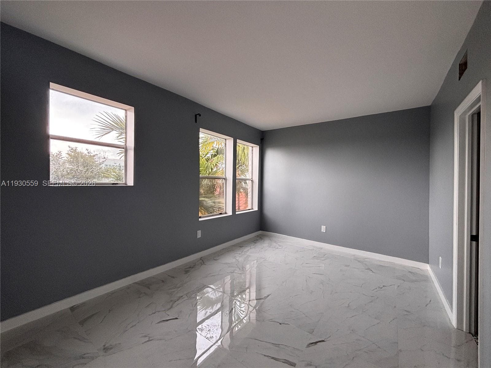 A11930559 — Miami Beach — 13