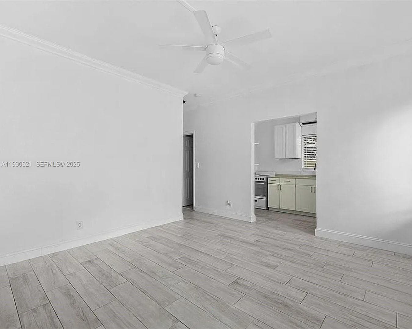 A11930621 — Miami Beach — 12