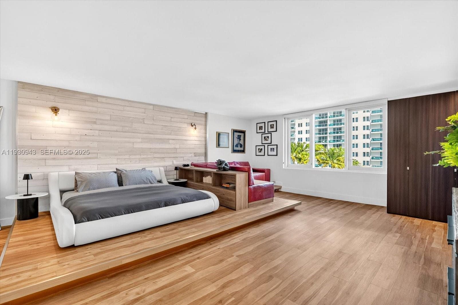 A11930943 — Miami Beach — 6