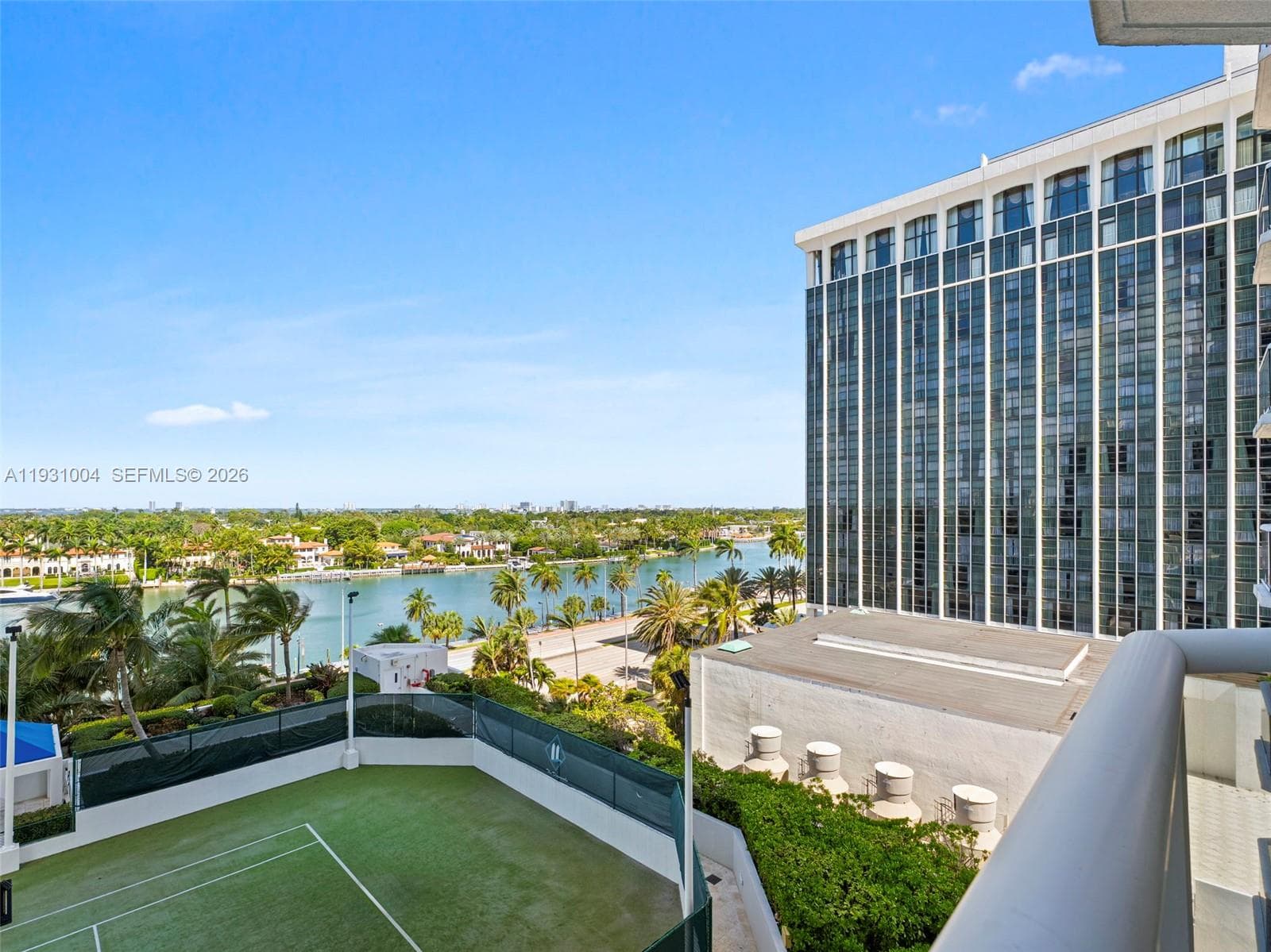 A11931004 — Miami Beach — 27
