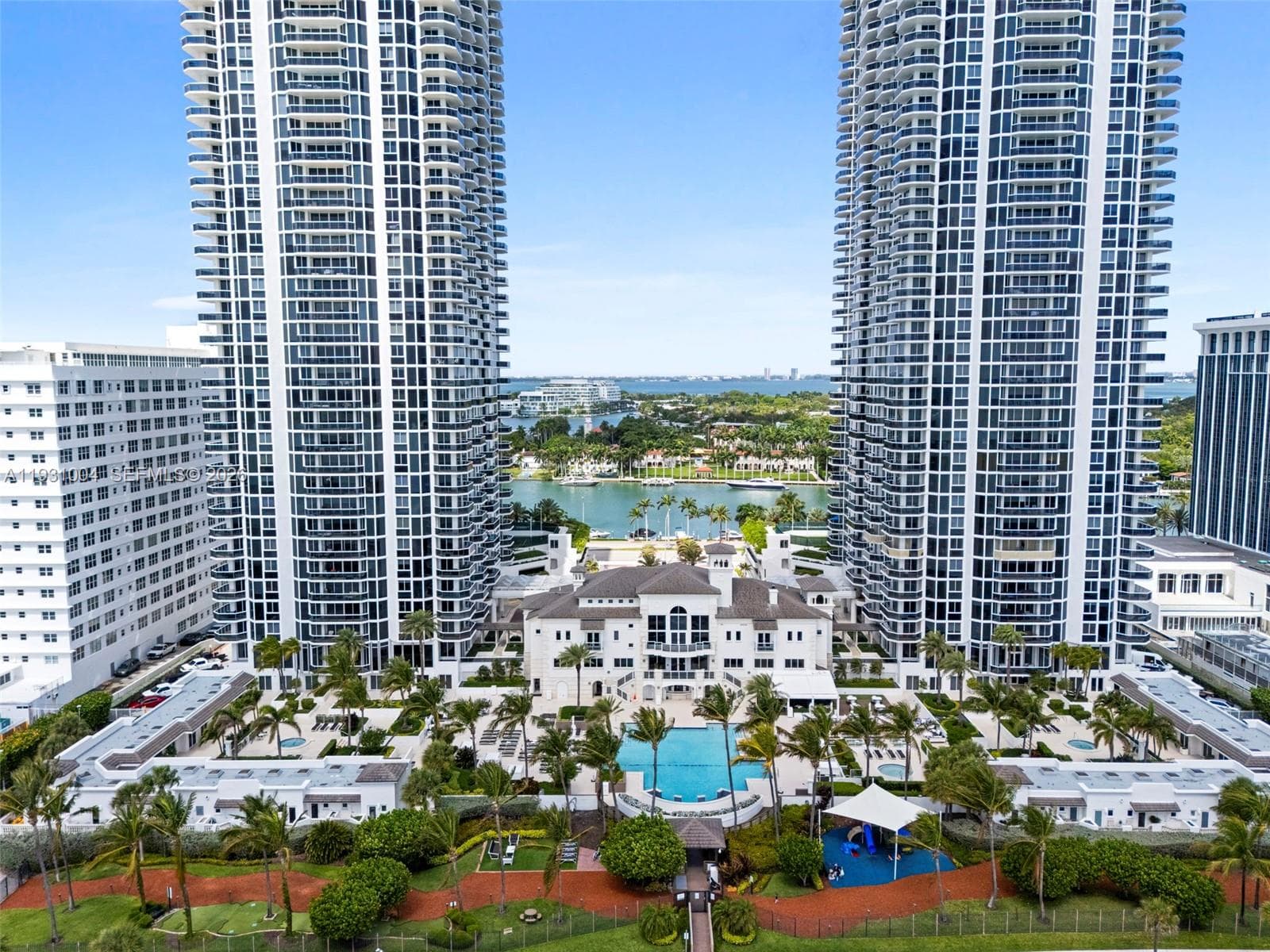 A11931004 — Miami Beach — 46