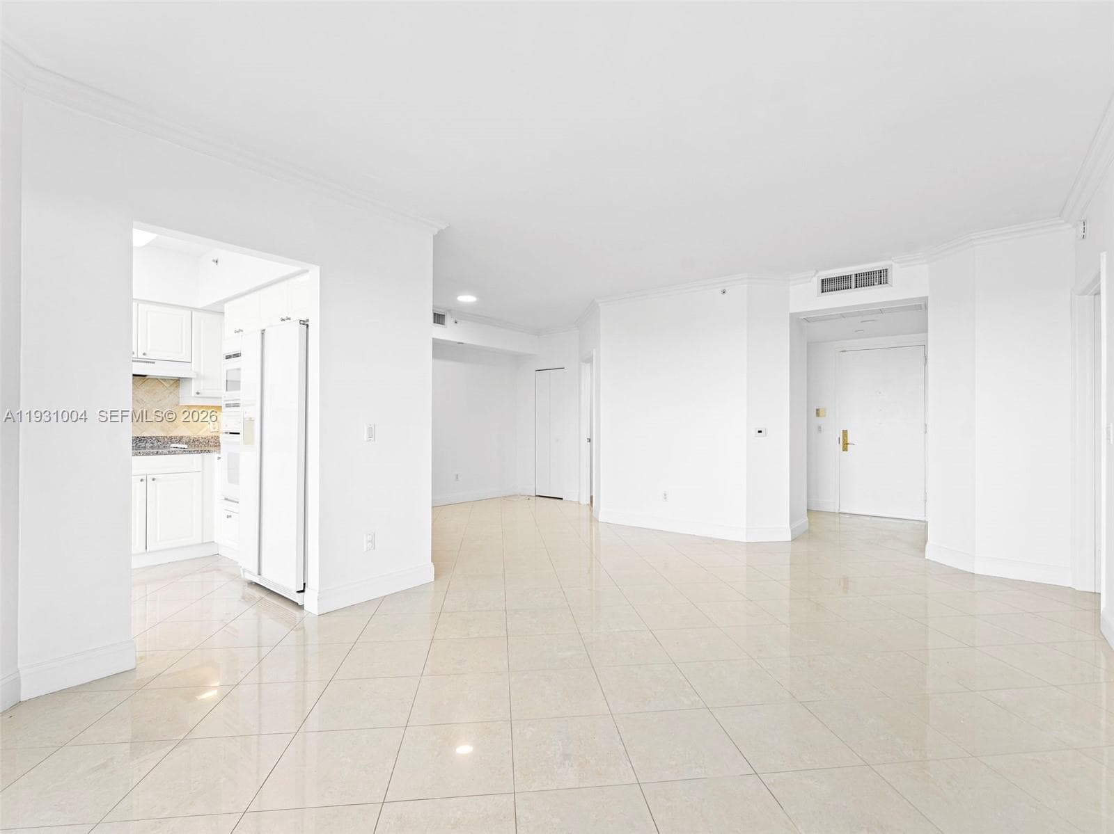 A11931004 — Miami Beach — 3