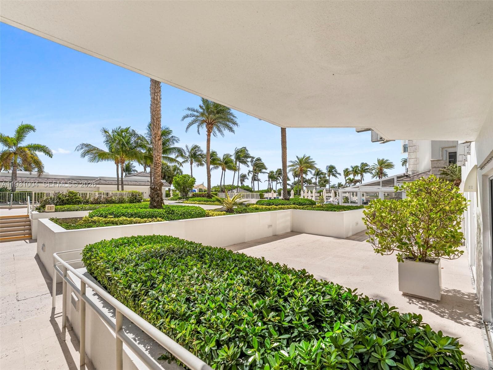 A11931004 — Miami Beach — 36