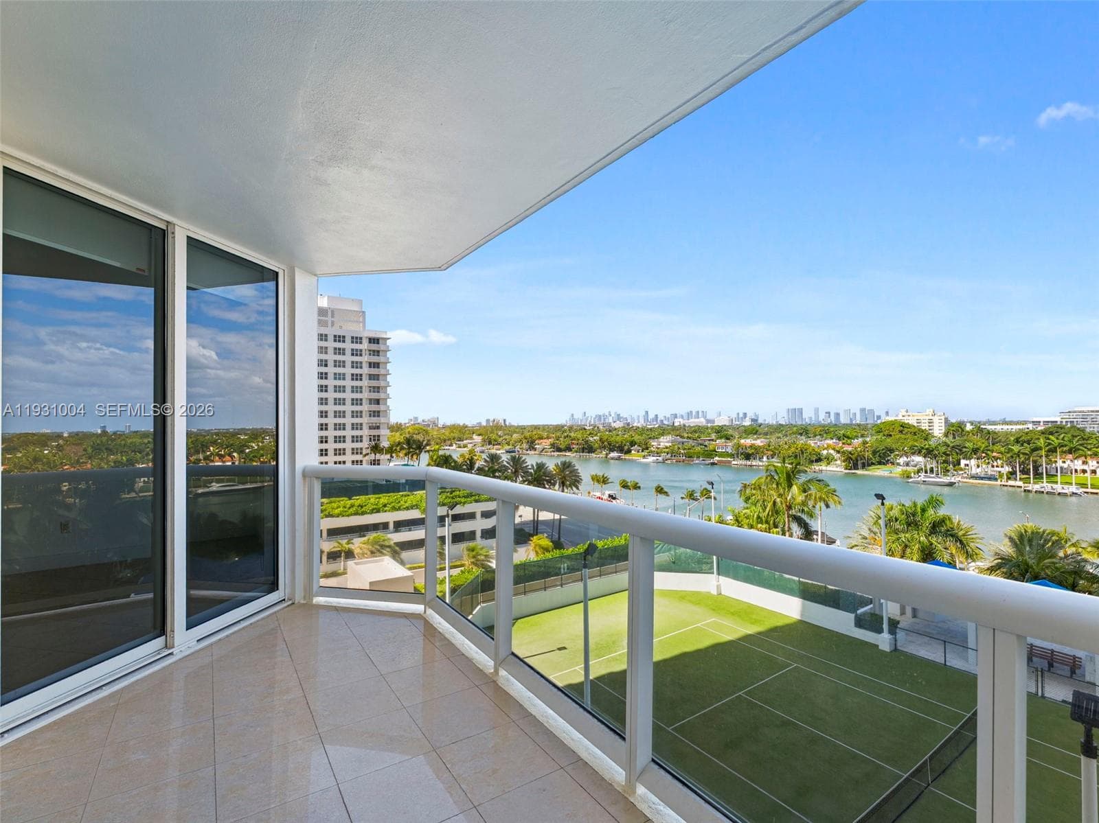 A11931004 — Miami Beach — 24