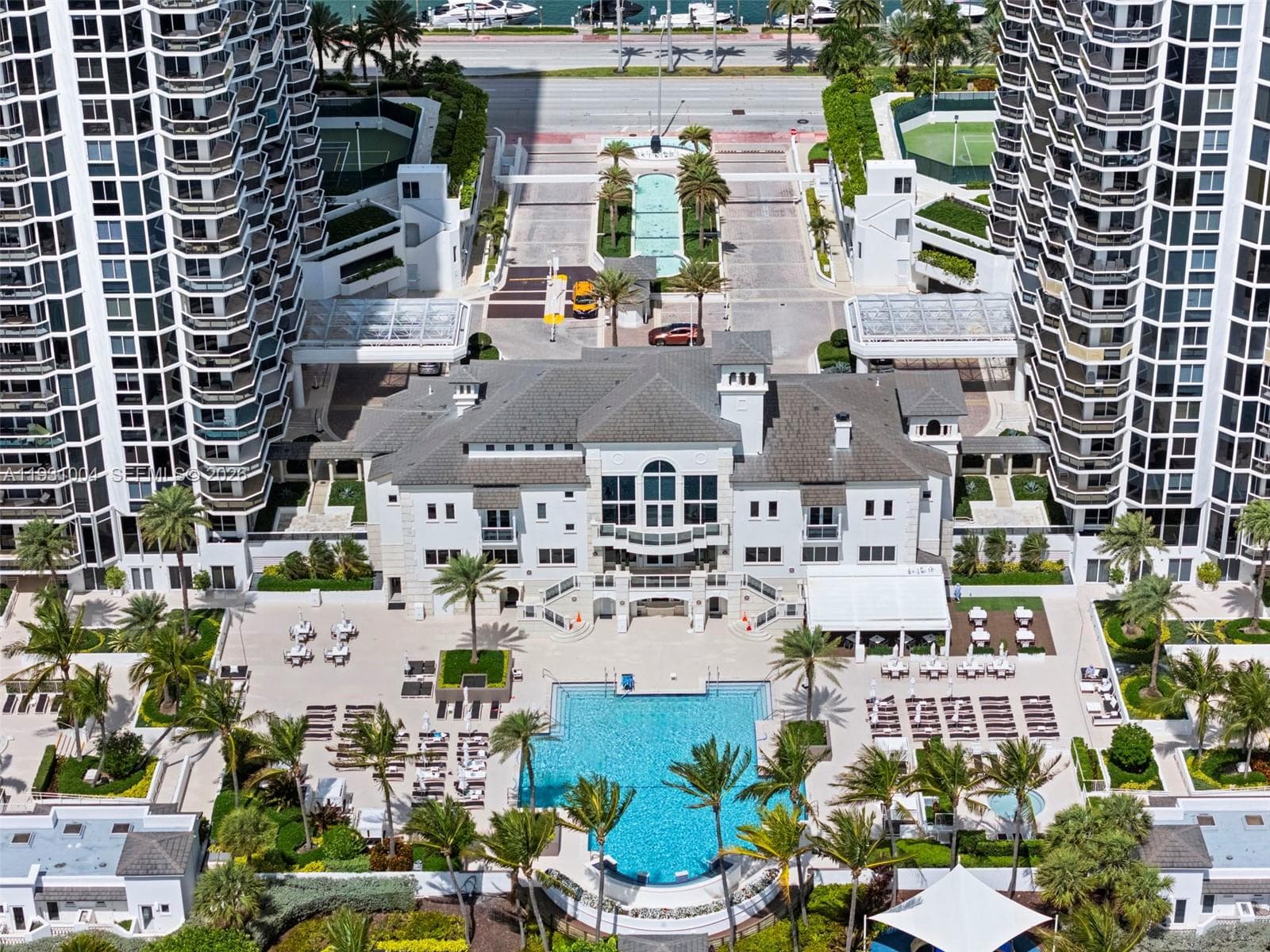 A11931004 — Miami Beach — 49