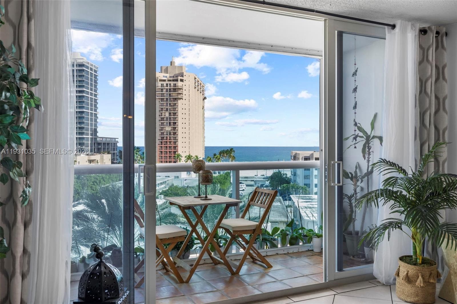 A11931035 — Miami Beach — 12