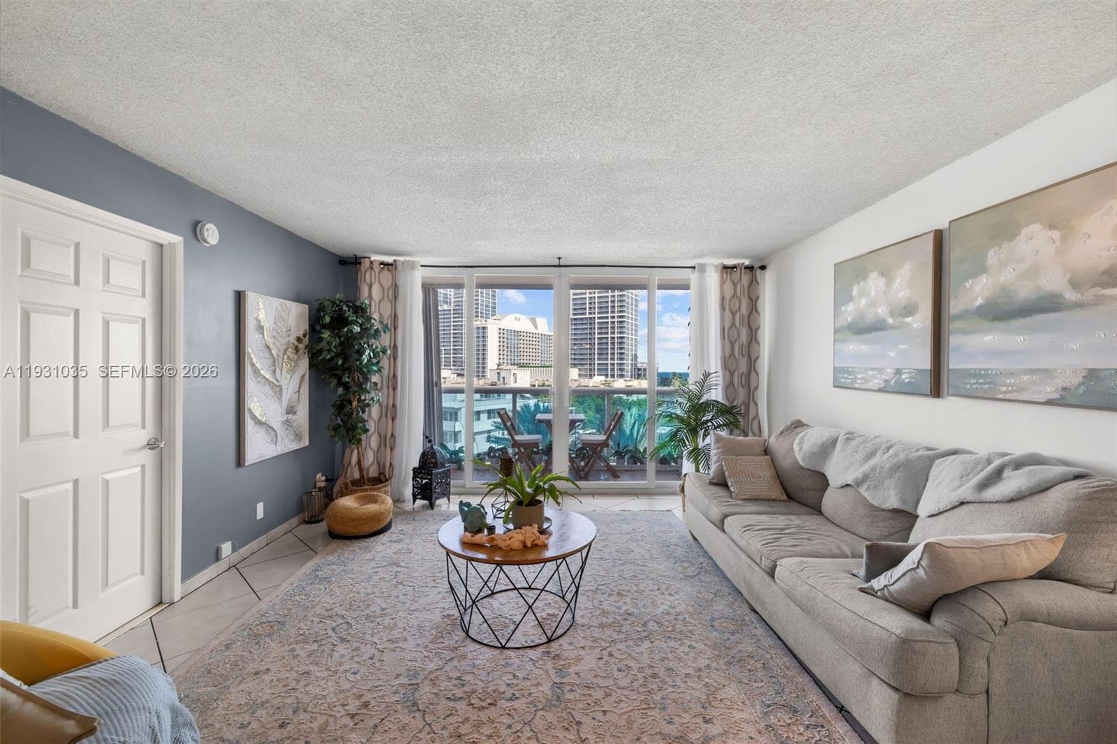 A11931035 — Miami Beach — 9