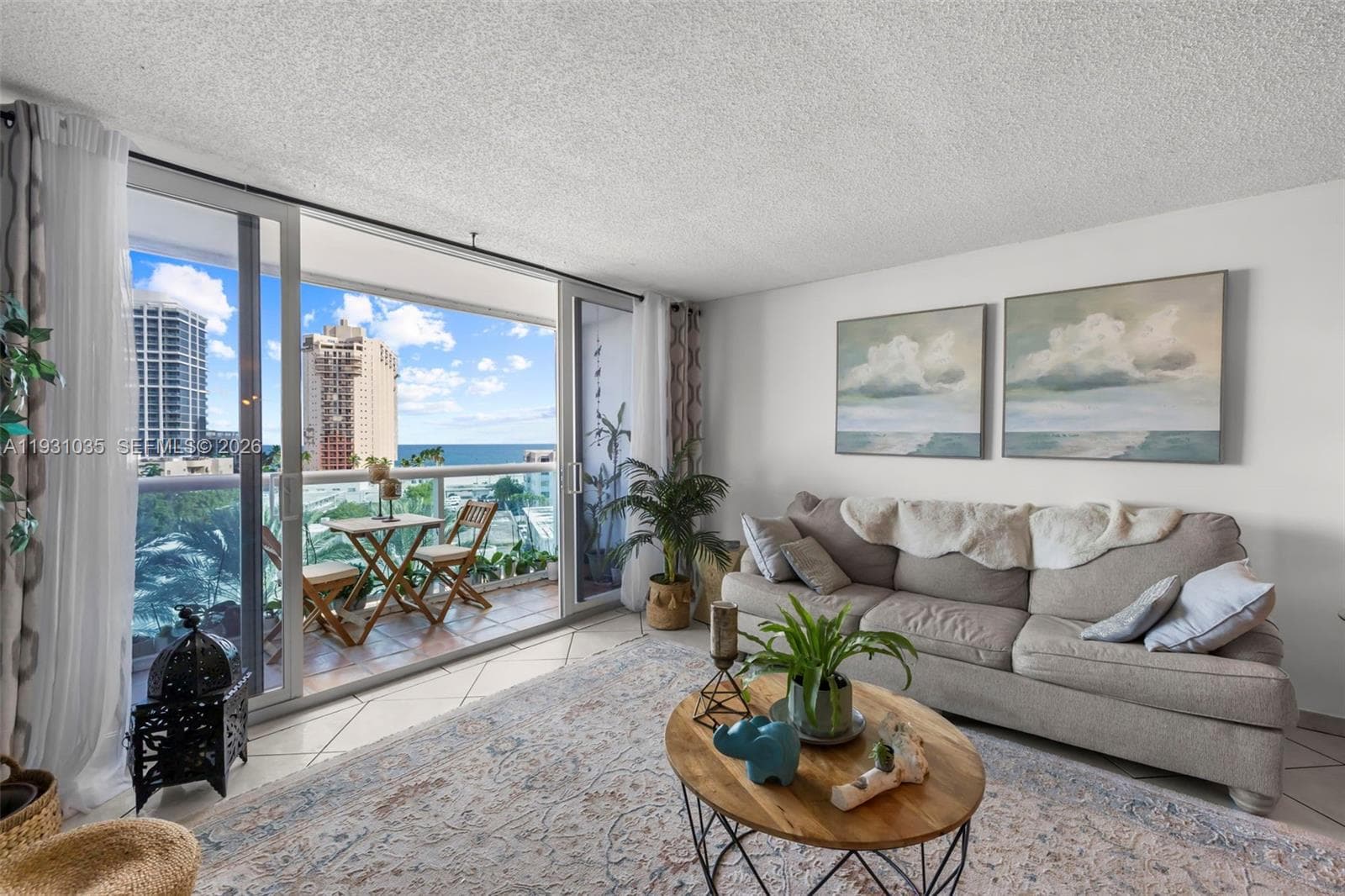 A11931035 — Miami Beach — 11