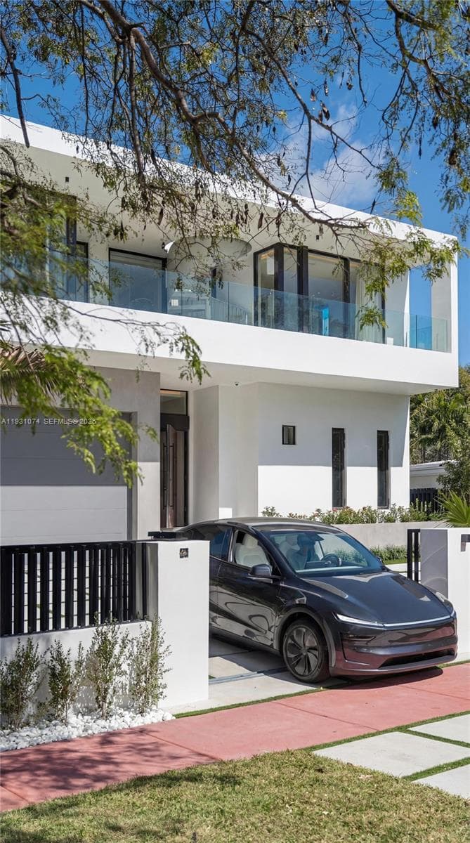 A11931074 — Miami Beach — 3