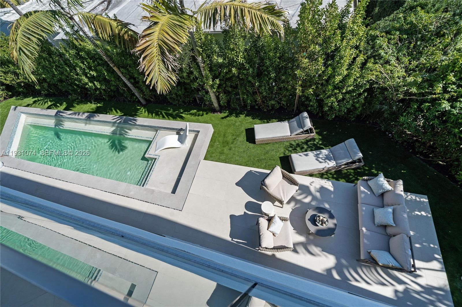 A11931074 — Miami Beach — 18