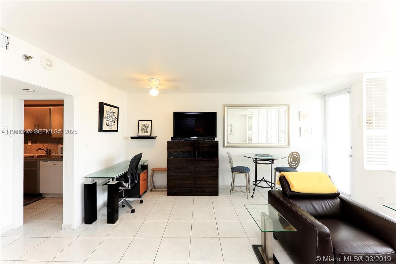 A11931117 — Miami Beach — 3