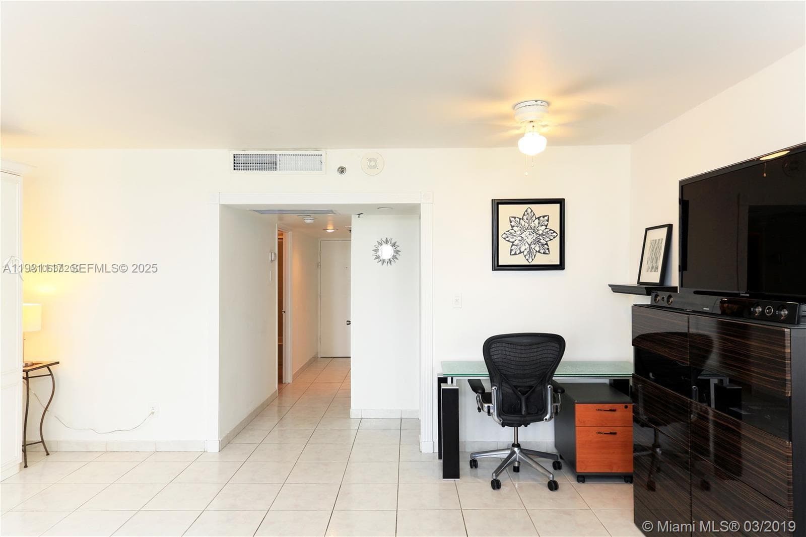 A11931117 — Miami Beach — 5
