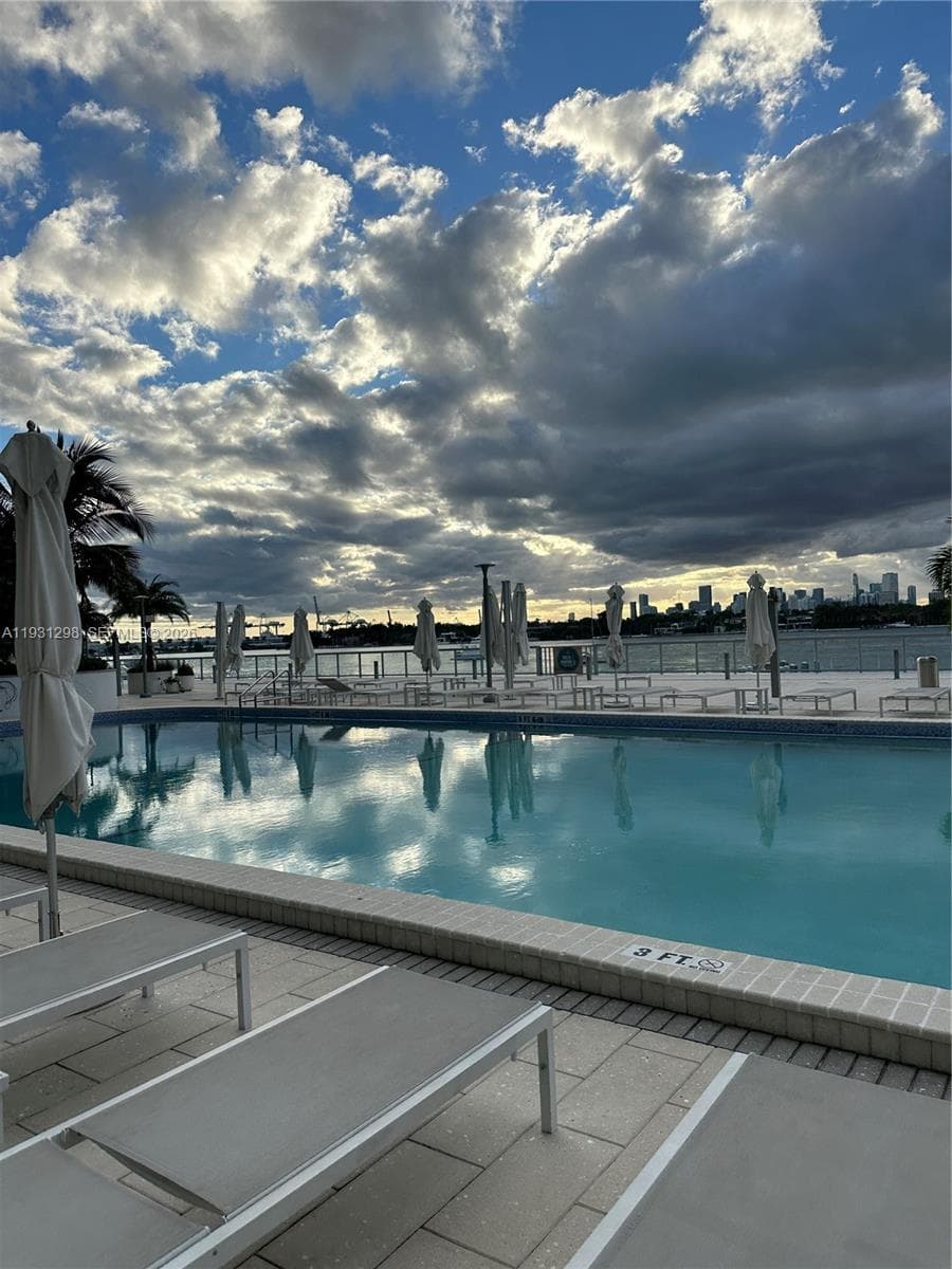 A11931298 — Miami Beach