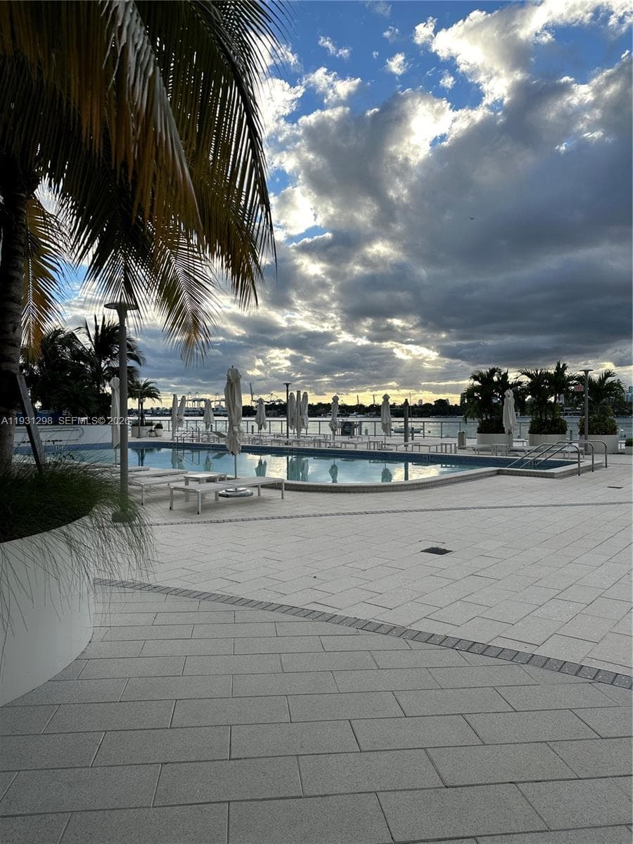 A11931298 — Miami Beach — 20